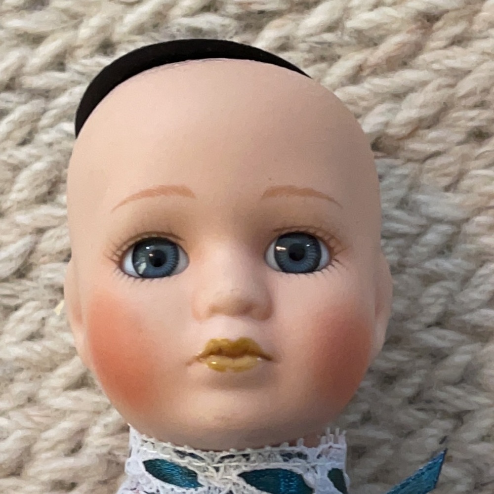 6inch Doll - Picture 2 of 5